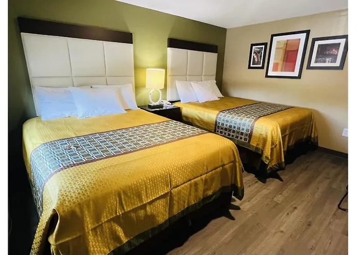 Deluxe Inn & Suites By Oyo Miami Ok