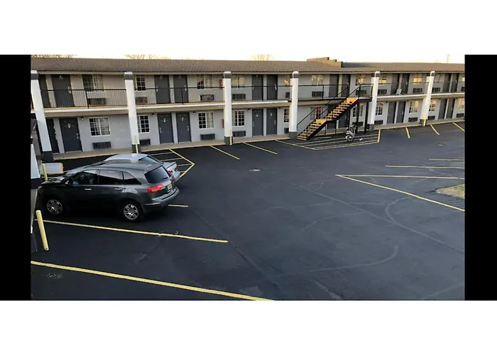 Deluxe Inn & Suites By Oyo Miami Ok