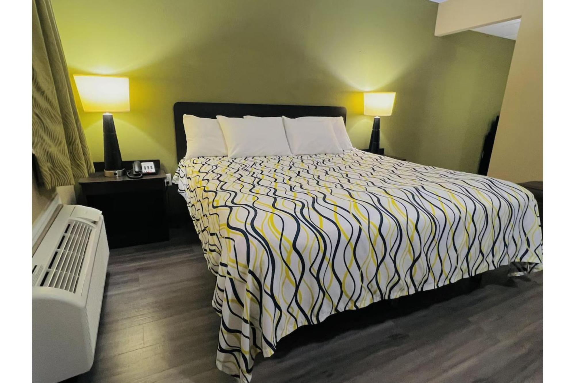 Deluxe & By Oyo Ok Motel 2*